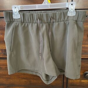 Lululemon On the Fly shorts size 8